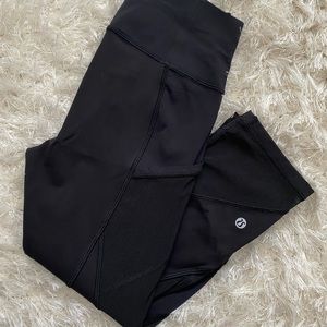 Crop Lululemon mesh leggings size 4